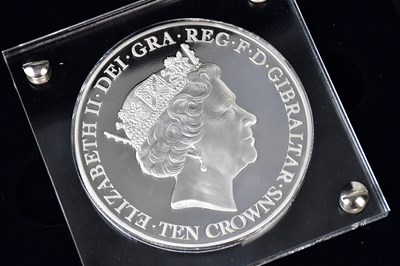 Lot 1098 - THE LONDON MINT; a Her Majesty Queen Elizabeth...