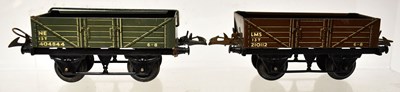 Lot 386 - HORNBY; two boxed O gauge wagons, Wagon with...