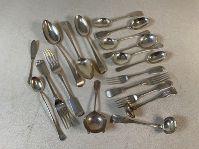 Lot 587 - A collection of mixed hallmarked silver...