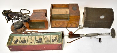 Lot 775 - A small collectors' lot comprising an early...