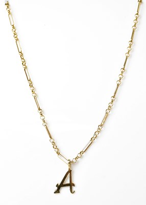 Lot 1256 - A 9ct gold chain, stamped ‘375’, with a yellow...