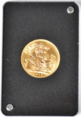 Lot 1078 - THE LONDON MINT OFFICE; a 1915 gold sovereign,...