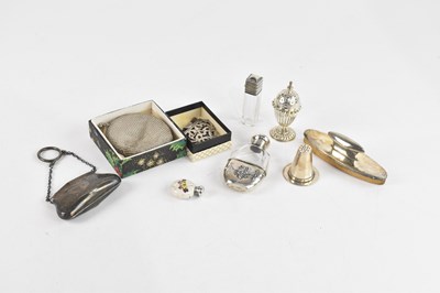 Lot 501 - WILLIAM VALE & SONS; a George V hallmarked...