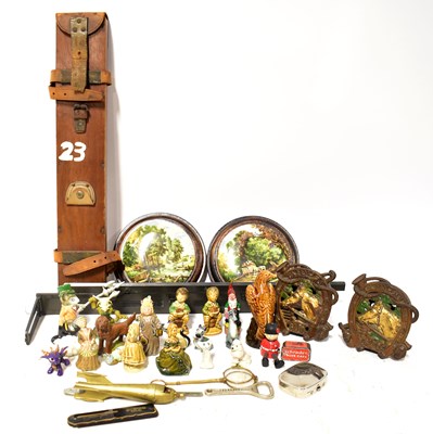 Lot 754 - A quantity of collectors' items, including pot...