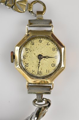 Lot 533 - A 9ct gold cased lady's wristwatch, the dial...