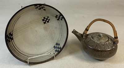 Lot 381 - A studio pottery bowl with impressed mark to...