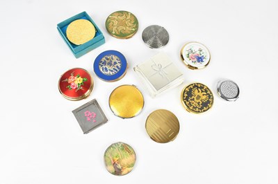 Lot 92 - VERA WANG; a silver tone square mirror compact...