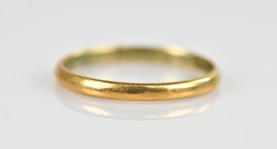 Lot 2602 - A yellow metal ring