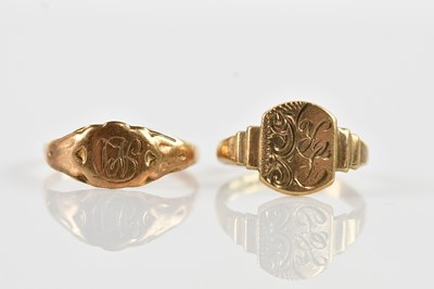 Lot 682 - Two 9ct gold signet rings, combined weight 3g.