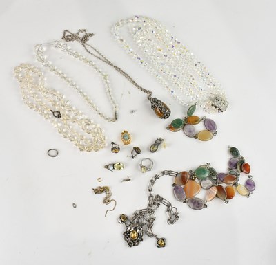 Lot 1009 - A contemporary hardstone and agate necklace...