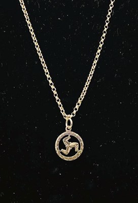 Lot 696 - A 9ct yellow gold hoop link chain supporting a...