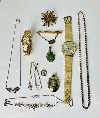 Lot 759 - A small group of costume jewellery including a...
