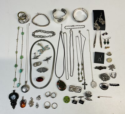 Lot 734 - A selection of mainly silver and white metal...