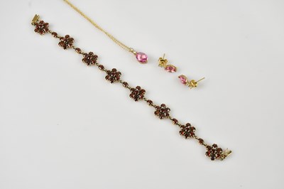 Lot 1230 - A collection of 9ct yellow gold and yellow...