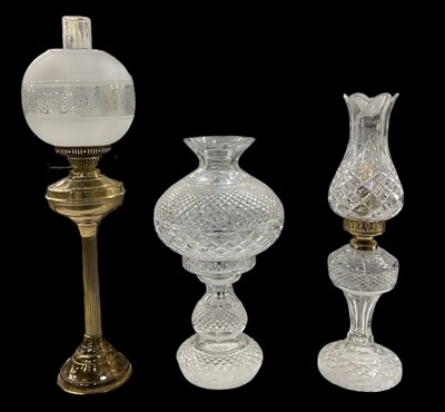 Lot 154 - An early 20th century brass oil lamp, with...