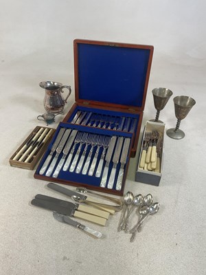 Lot 566 - A quantity of silver plated flatware, also a...