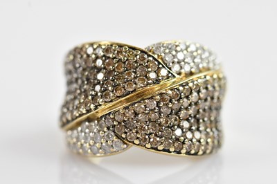 Lot 651 - A 9ct yellow gold dress ring, size K, approx 5....