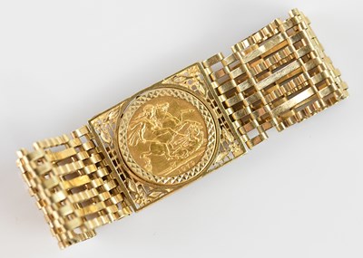 Lot 586 - A full sovereign, 1979, set in a 9ct yellow...