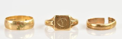 Lot 604 - Three 9ct yellow gold rings (one broken),...