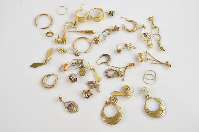 Lot 621 - Twelve pairs of 9ct and gold plated earrings.