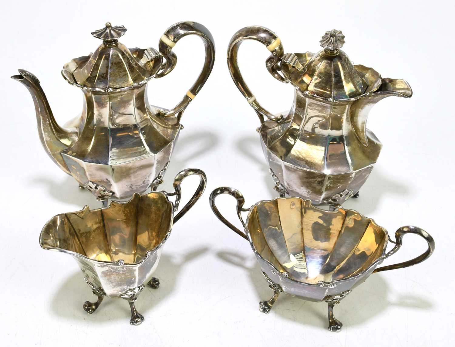 Lot 1104 - WAKELY & WHEELER; a George V hallmarked silver...