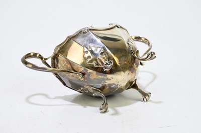 Lot 1104 - WAKELY & WHEELER; a George V hallmarked silver...