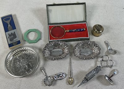 Lot 622 - A George IV hallmarked silver caddy spoon,...