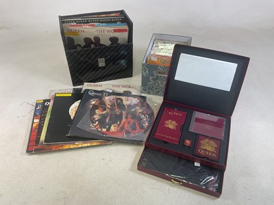 Lot 329 - QUEEN; an extensive collection of albums, 7"...