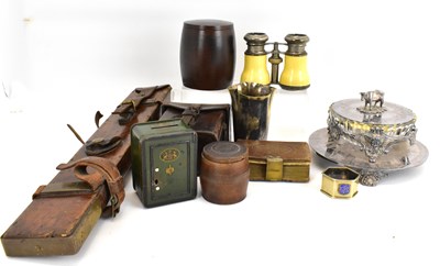 Lot 154 - Various mixed collectibles to include a 1917...