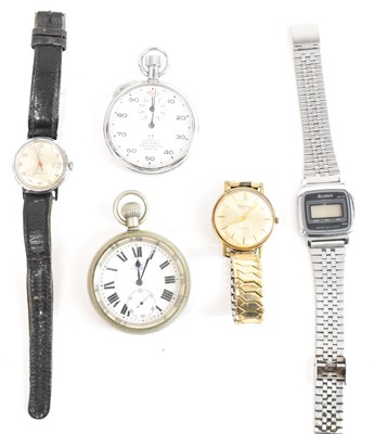 Lot 951 - Three gentleman's wristwatches including Timex...