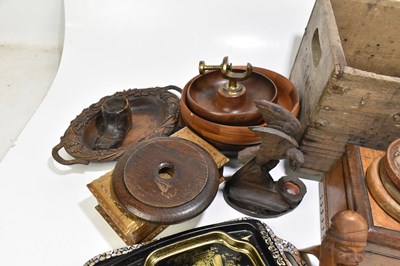 Lot 91 - A quantity of assorted treen