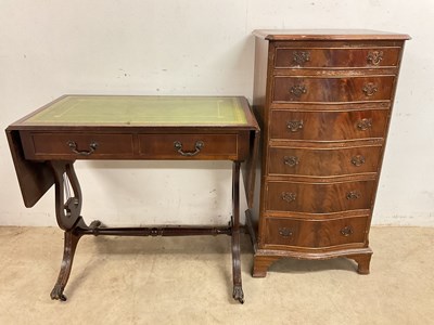 Lot 761 - A serpentine fronted chest of drawers, and a...
