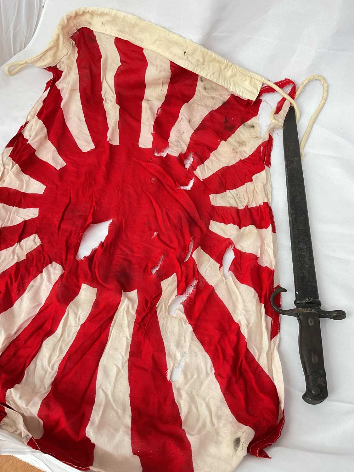 Lot 164 - A Japanese early war Arisaka bayonet and flag.