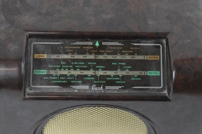 Lot 284 - A bakelite Bush radio type DAC90A.