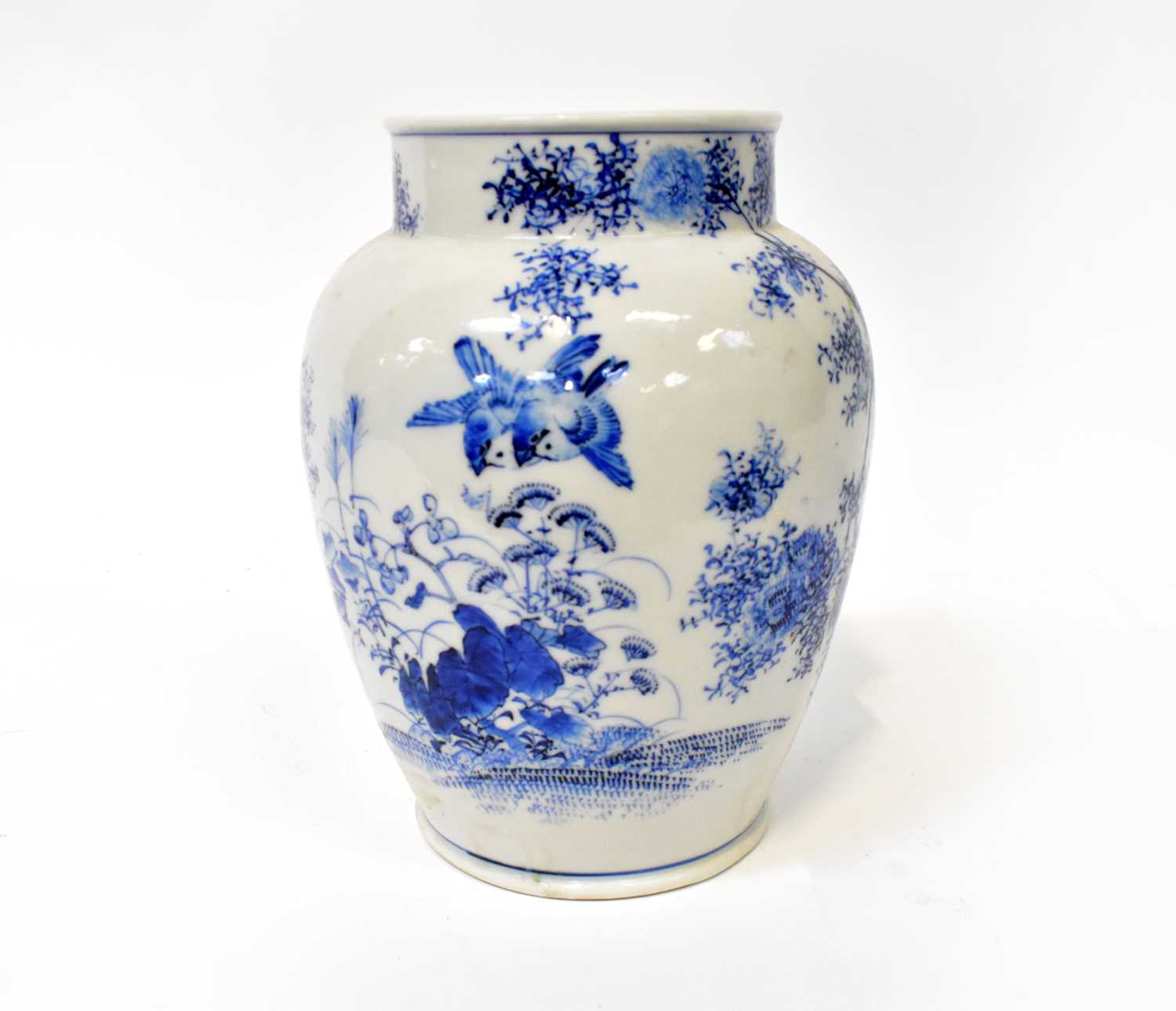 Lot 389 - An early 20th century Japanese blue and white...