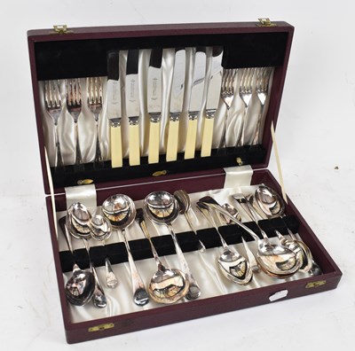 Lot 728 - Two boxed sets of cutlery and various other...