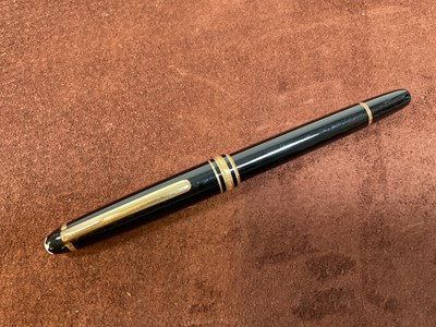 Lot 53 - A group of pens, including a Mont Blanc...