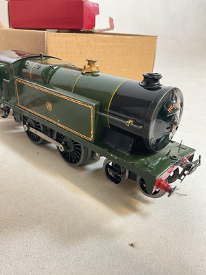 Lot 117 - A 1930's Hornby clockwork GWR locomotive, five...