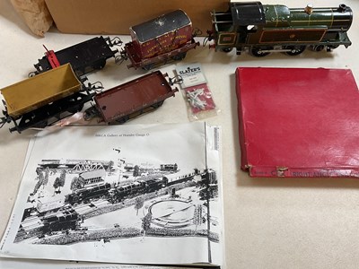 Lot 117 - A 1930's Hornby clockwork GWR locomotive, five...