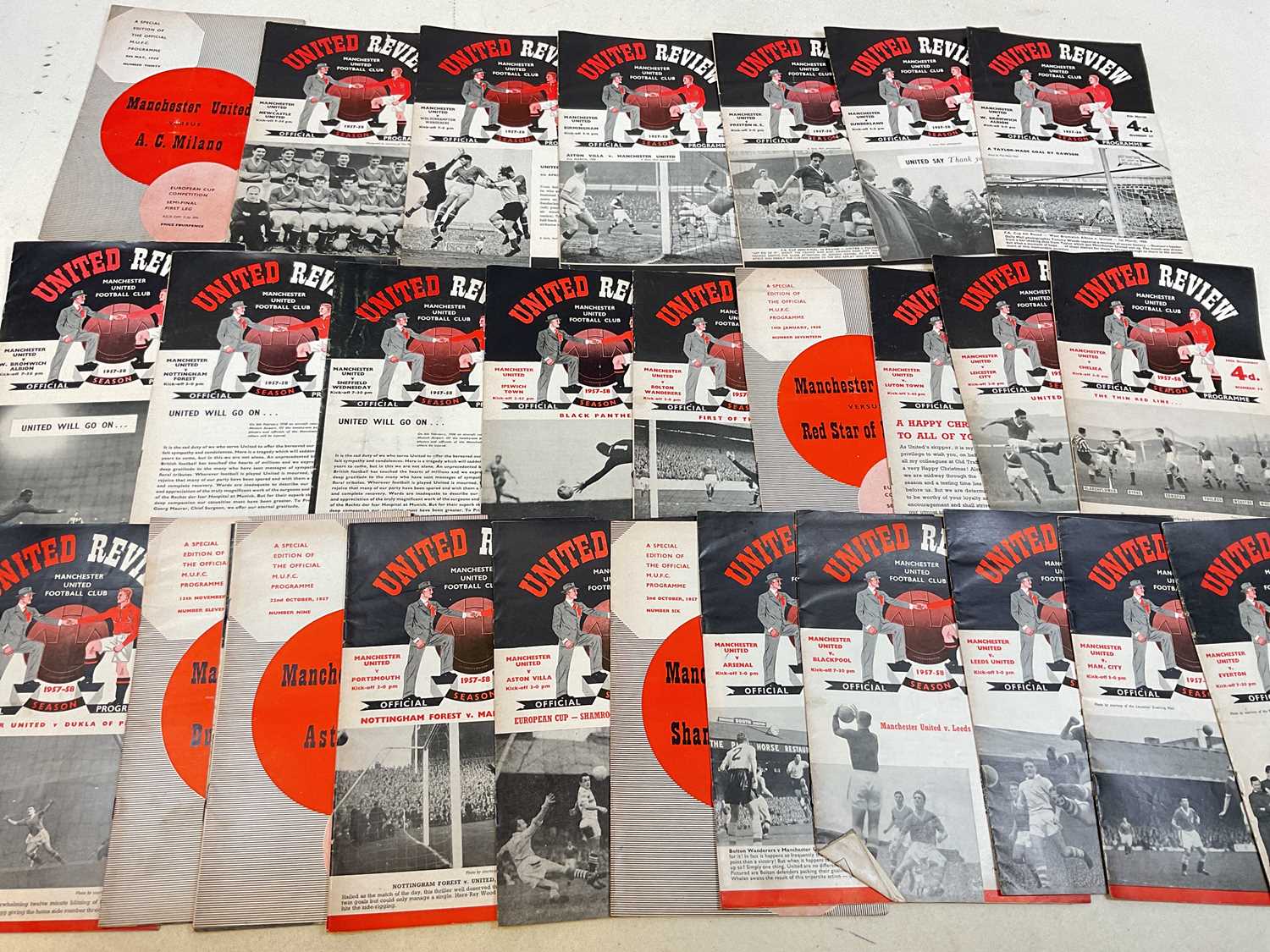Lot 1508 - MANCHESTER UNITED F.C; 1957/58 season, set of...
