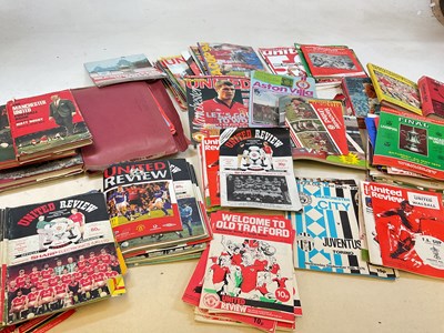 Lot 60 - MANCHESTER UNITED F.C; a large collection of...