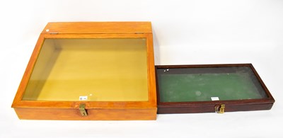 Lot 148 - Two 20th century counter display cases, one...