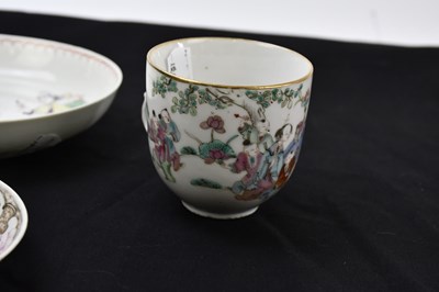 Lot 1822 - A 19th century Chinese porcelain saucer dish...