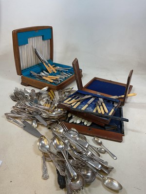 Lot 399 - A quantity of silver plated flatware and...