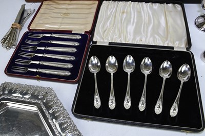 Lot 1286 - A collection of various electroplated items to...