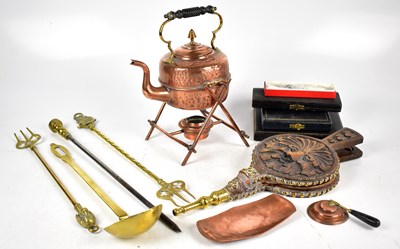 Lot 304 - A small collection of assorted metalware