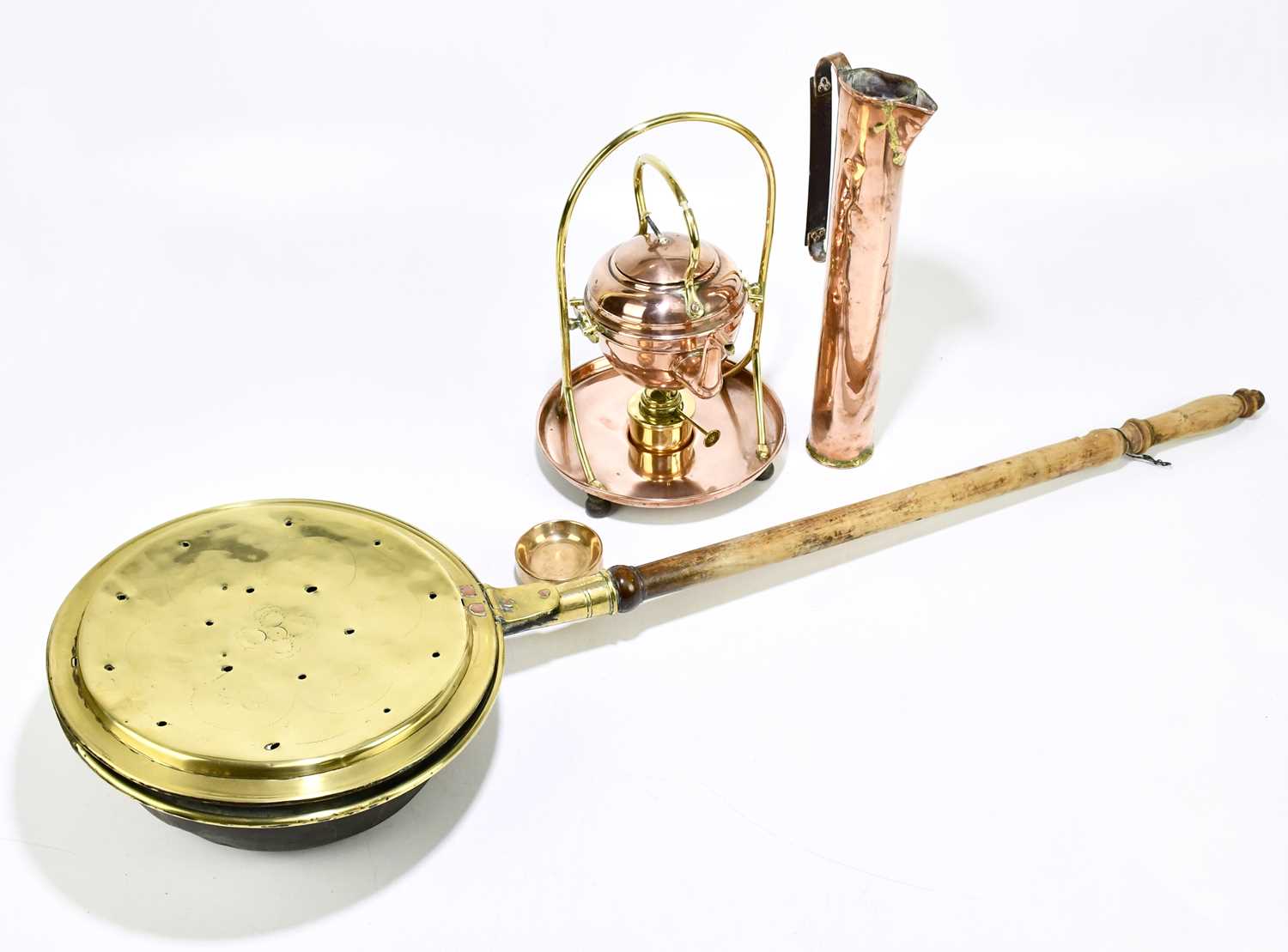 Lot 2642 - A small group of copper and brass items to...