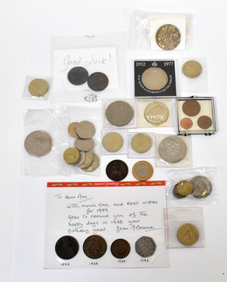 Lot 739 - A collection of mixed coins and banknotes to...