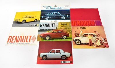 Lot 135 - AUTOMOBILIA; 1960s Renault car brochures to...