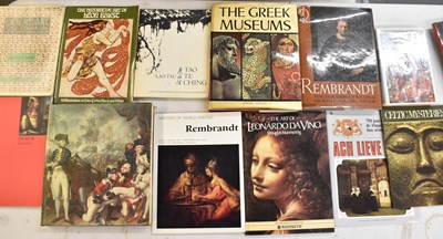 Lot 619 - A small quantity of Art and reference books...